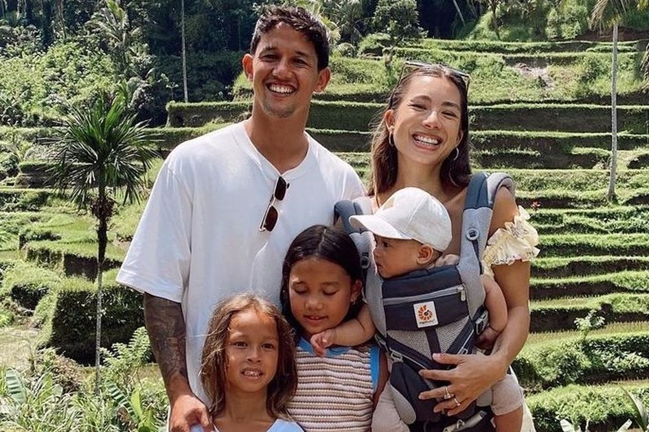 Super Estetik Sampai Jadi Tempat Favorit Bikin Konten Intip Sudut Rumah Artis Jennifer Bachdim Dan Irfan Bachdim Di Bali Yuk<script async src=