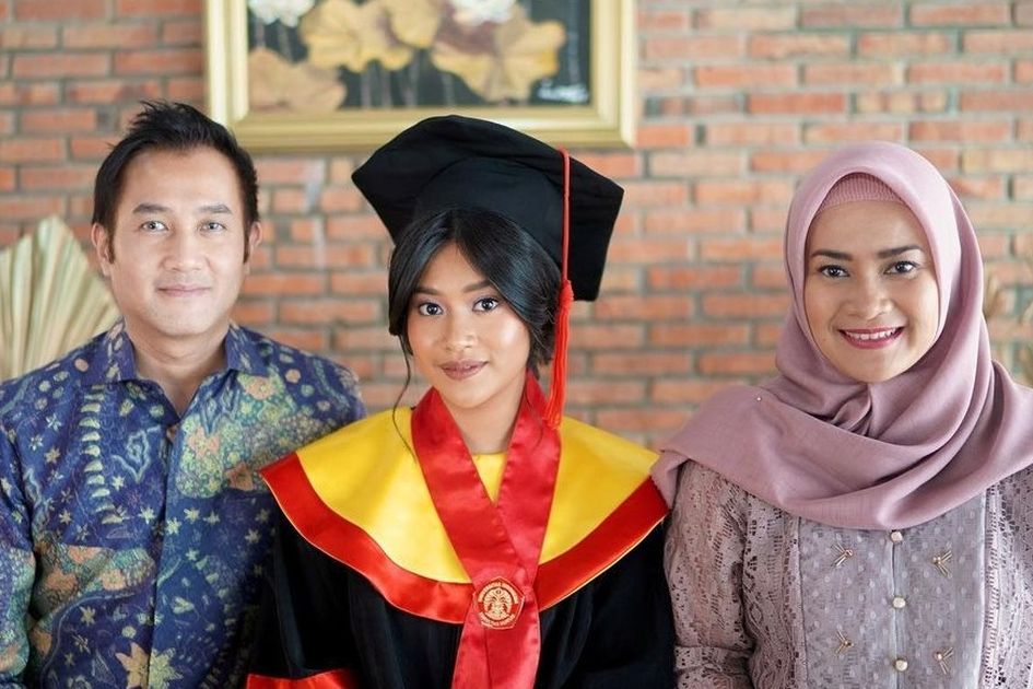 Pintar Dan Cantik Ini Arti Nama Siti Adira Kania Anak Ikke Nurjanah Dan Aldi Bragi Yang Raih Ipk Tertinggi Fhui