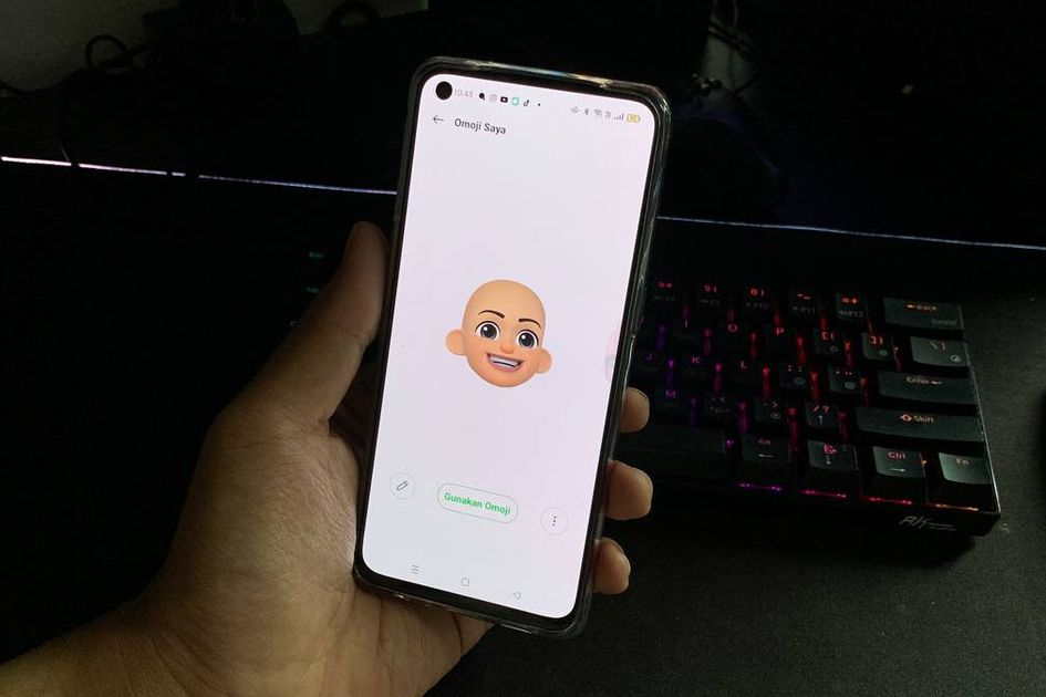 Mencoba Omoji di OPPO Reno6, Fitur Emoji ColorOS 12 Yang Canggih