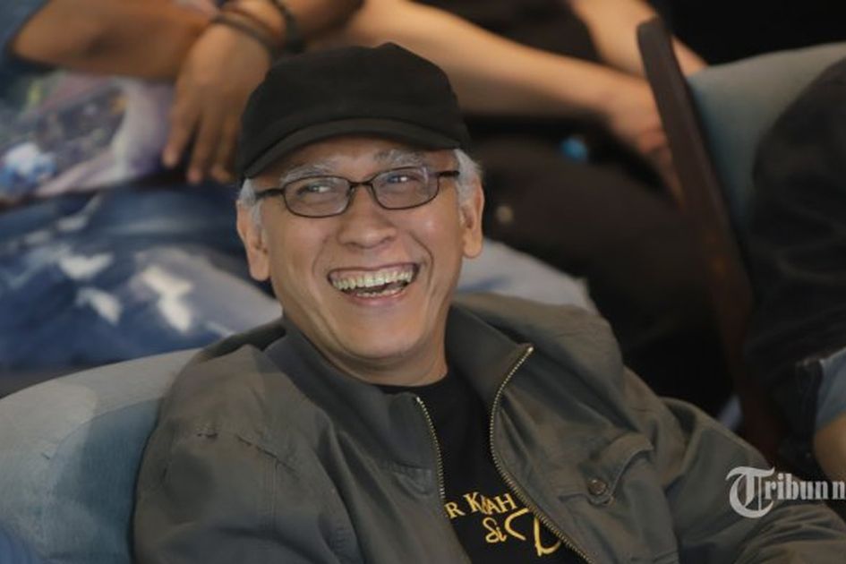 Chord Kunci Gitar dan Lirik Lagu Lengkap Kemesraan - Iwan Fals