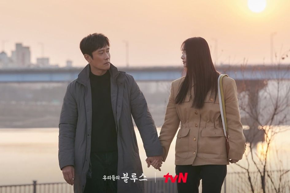 Sinopsis Drama Korea Our Blues Episode 9, Kisah Lee Dong Seok dan Min