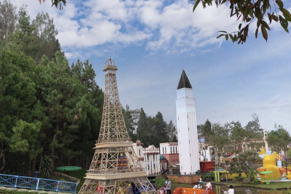 5 Tempat Wisata di Puncak Bogor yang Sajikan Ide Foto Keren