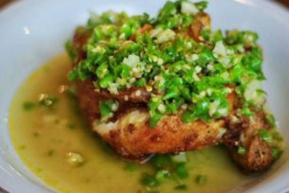 Makan Siang Dengan Ayam Cabai Hijau Di Warung Ini Bikin Merem Melek Jos