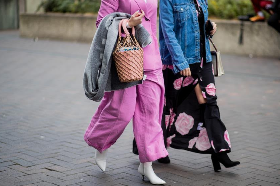 Tren 2018 Model Tas Unik Mirip Pot Bunga Yang Dikenakan Fashionista London,  Intip Harganya Yuk!