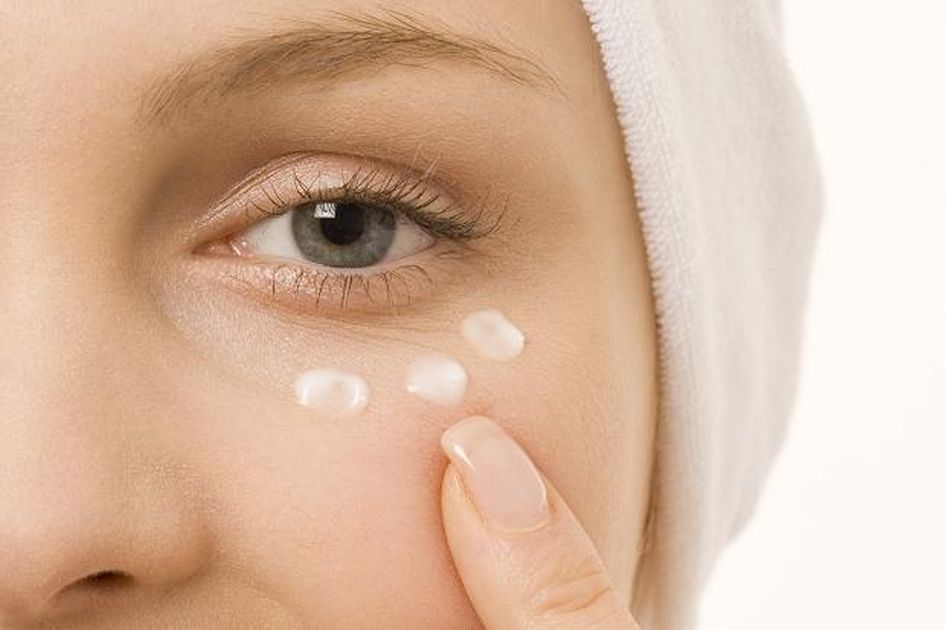 4 Rekomendasi Produk Eye Cream yang Dapat Menghilangkan Lingkaran Hitam dan  Kerutan Pada Area Mata