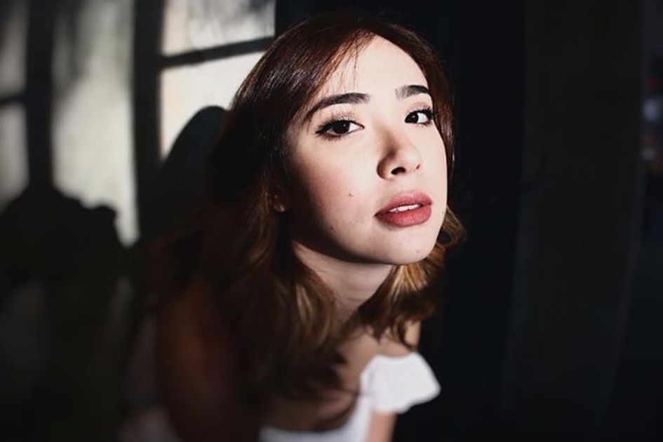 Tampil Menawan Kala Liburan Coba Intip Deretan Gaya Fashion Simpel Pamela Bowie Dijamin Bikin Klepek Klepek Tampil Menawan Kala Liburan Coba Intip Deretan Gaya Fashion Simpel Pamela Bowie Dijamin Bikin Klepek Klepek