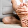 5 Cara Ampuh Meredakan Asam Urat di Kaki, Salah Satunya Minum Kopi