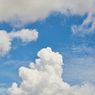 10 Contoh Idiom Bahasa Inggris tentang Langit (Sky) dan Artinya