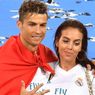 Pacar Cristiano Ronaldo Dituding Kacang Lupa Kulit oleh Pamannya Sendiri : Dia Mungkin Malu dengan Kami