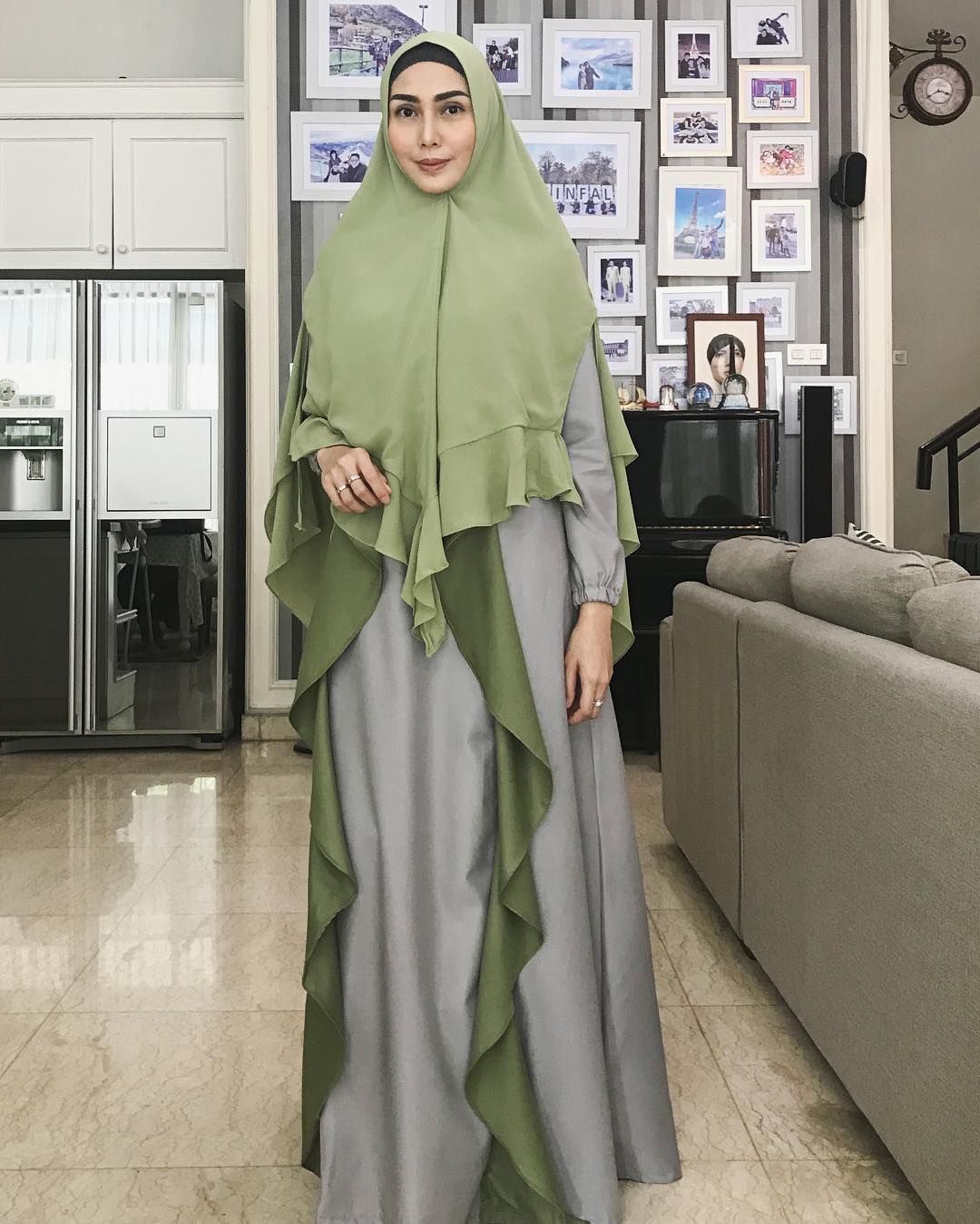Hasil gambar untuk artis syari