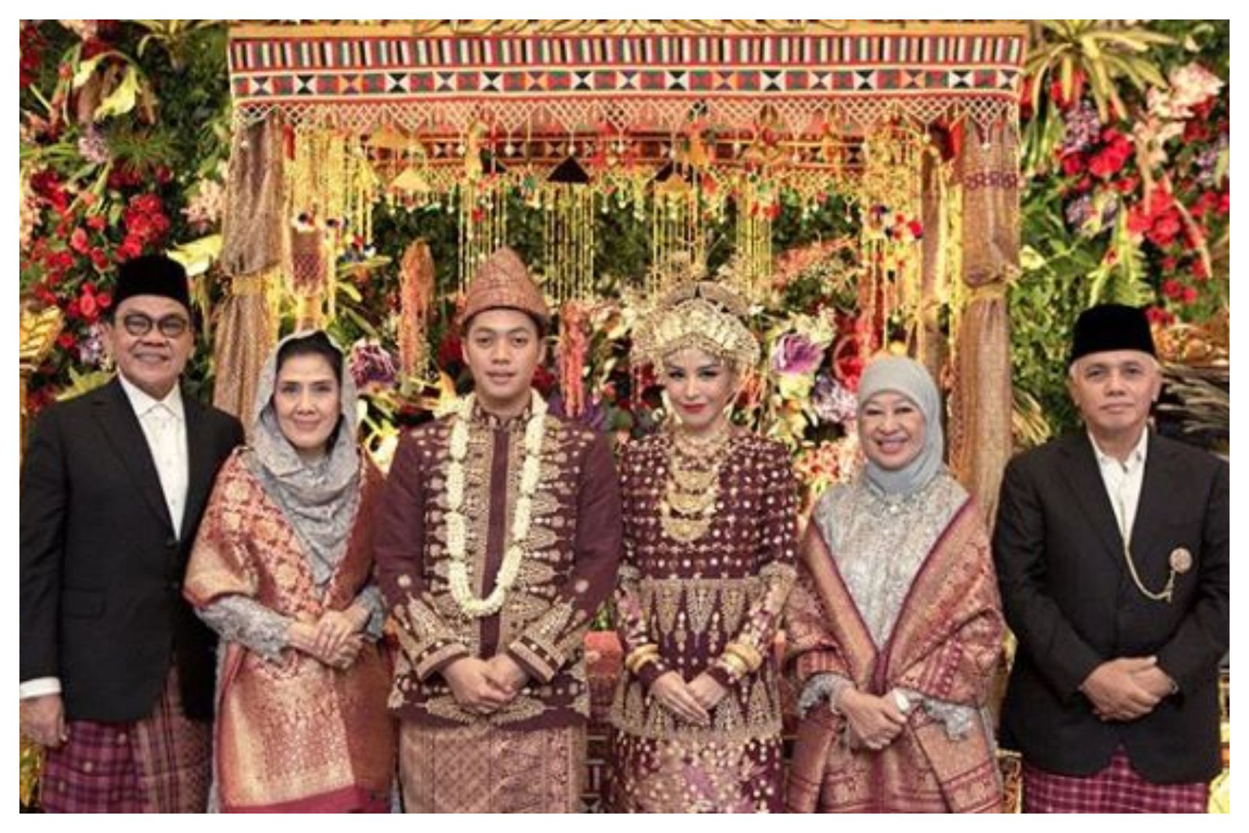 Dikabarkan Meninggal Dunia Ini 5 Fakta tentang Pernikahan Adara Taista dengan Putra Bungsu Hatta Rajasa Semua Halaman Grid