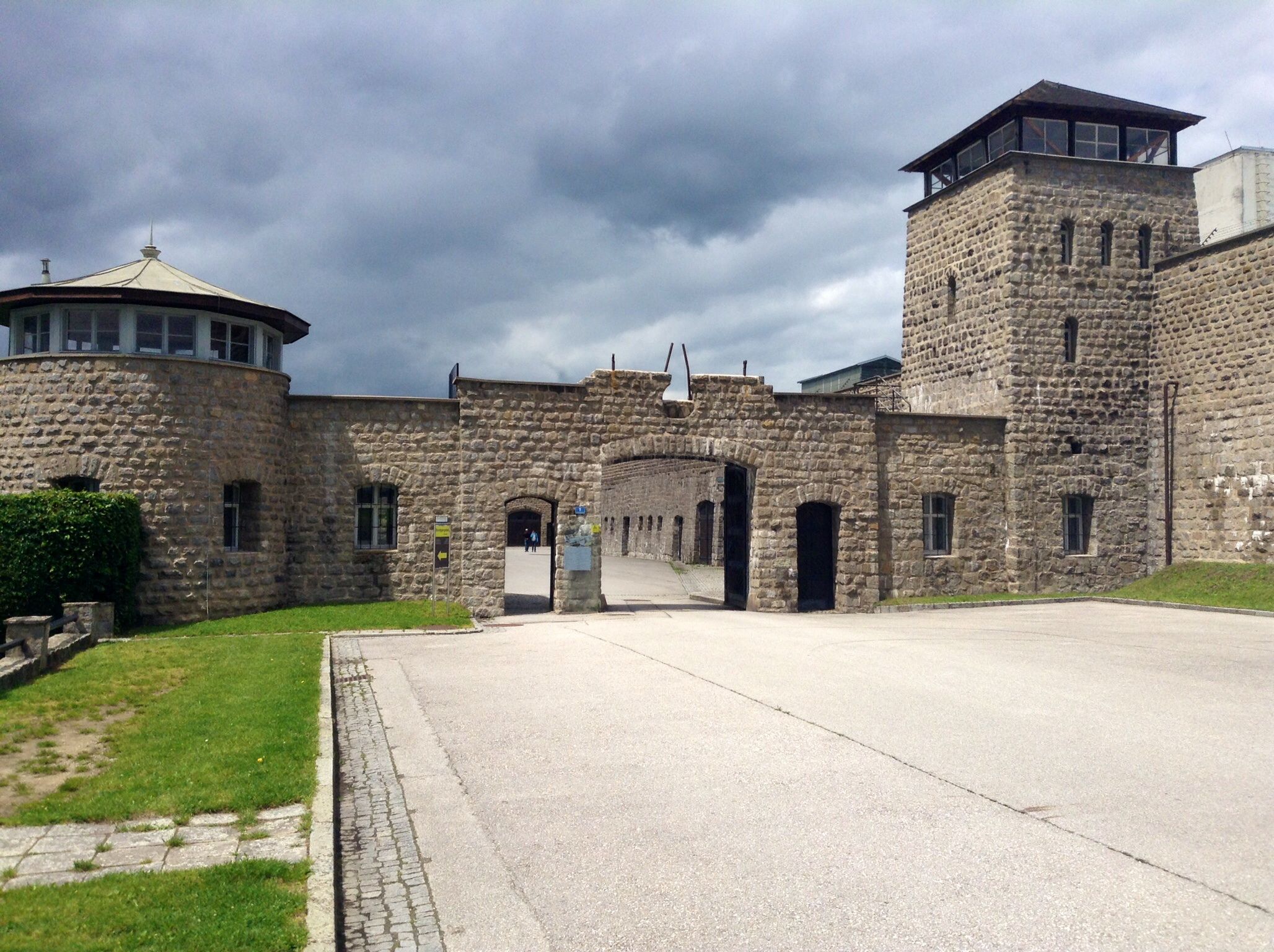 Tentang Tiga Orang Indonesia di Kamp Konsentrasi Nazi di Mauthausen Semua Halaman Grid ID