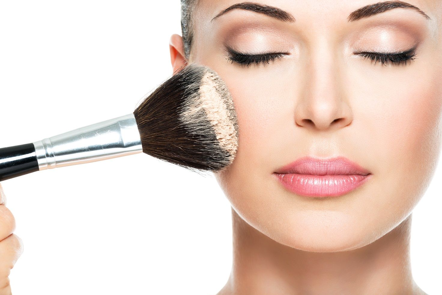Punya Kulit Berminyak Ini Cara Mudah Agar Makeup Awet Seharian Saat