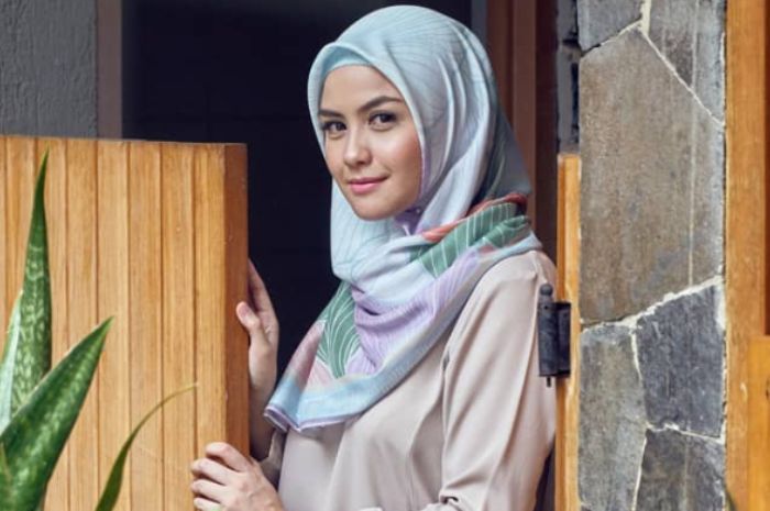 3 Ootd Fashion Hijab Ala Revalina S Temat Inspirasi Buat Outfit