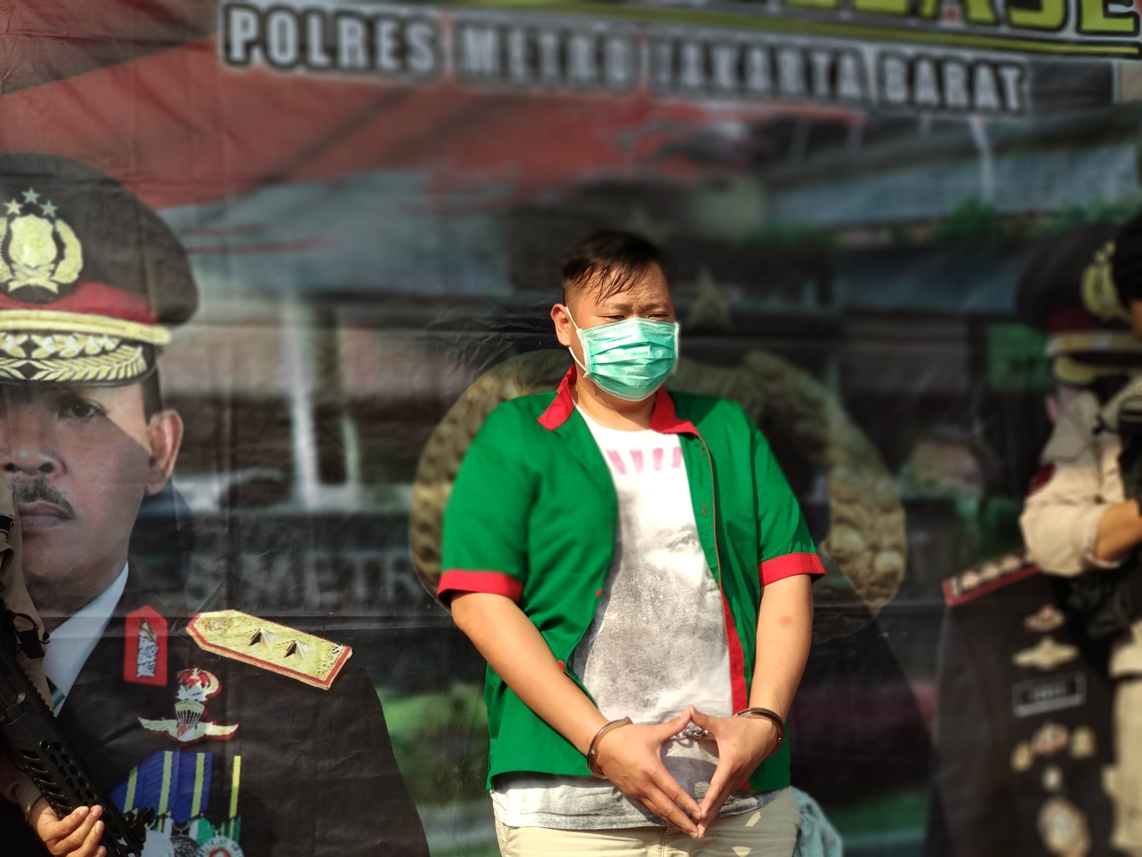 Selain Roro Fitria 4 Artis Ini Juga Terjerat Kasus Narkoba di Tahun 2018 Semua Halaman Grid ID