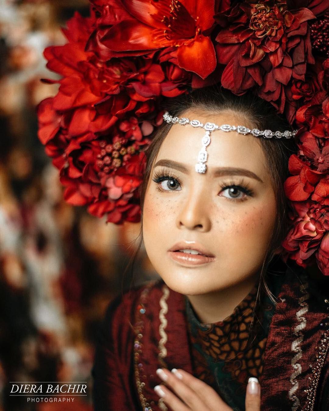 Bintik Hitam Pada Wajah Tasya Kamila Saat Foto Prewedding Justru