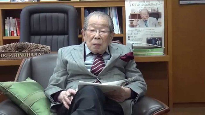 Dokter Ini Masih Aktif Bekerja Meski Berusia 100 Tahun Lebih, Ternyata