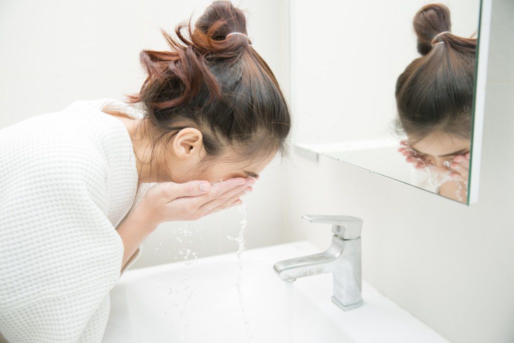 Cuci Muka Dengan Air Dingin atau Hangat? Dengan Uap Jauh Lebih ...