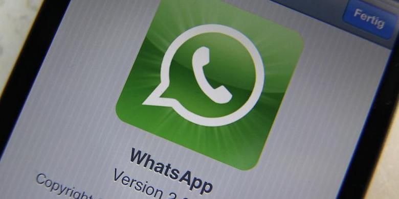 Menggunakan Aplikasi Penyadap Whatsapp