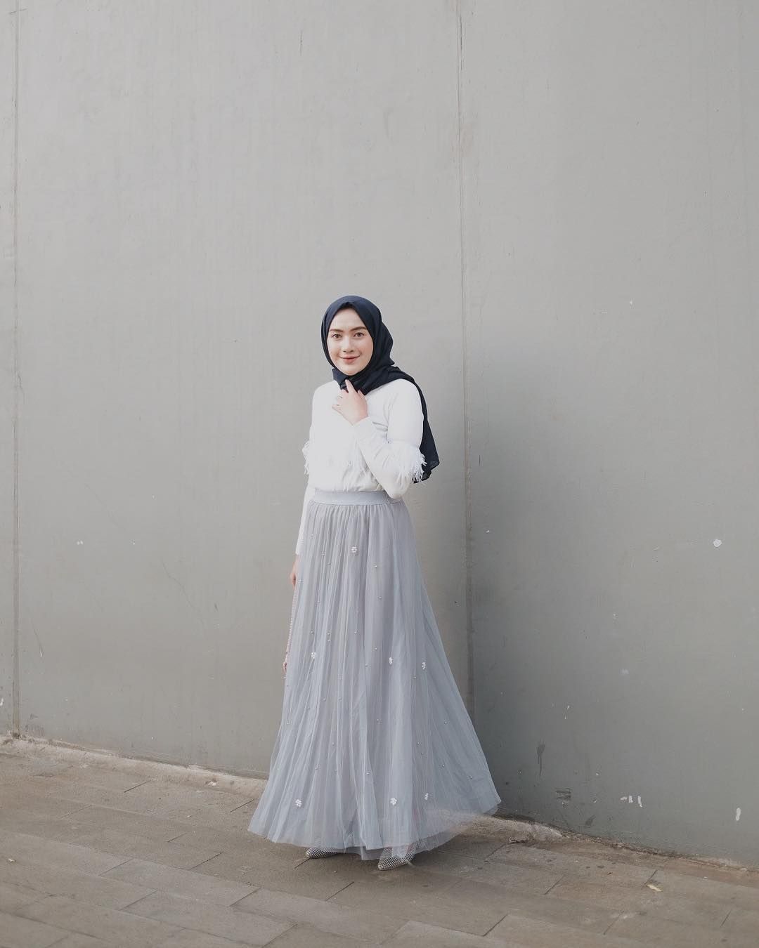 Inspirasi Gaya Feminin Dengan Rok Tutu Ala Selebgram Hijabers StyloID Inspirasi Gaya Feminin Dengan Rok Tutu Ala Selebgram Hijabers StyloID
