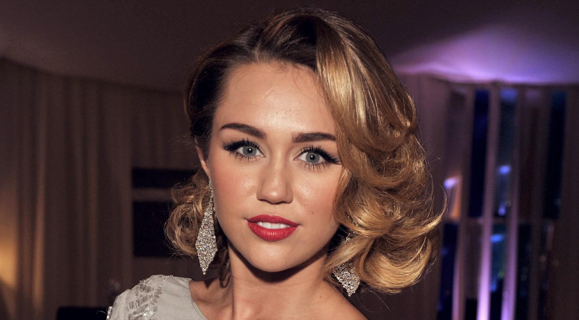 5 Artis Hollywood yang Pernah Menderita Anoreksia Karena Diet Ekstrem Semua Halaman Stylo ID