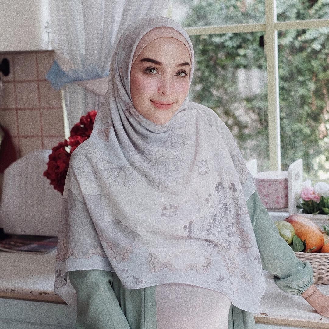 Gaya Hijab Simpel Ala Selebgram Hijab Kekinian Yang Bisa Kamu Tiru