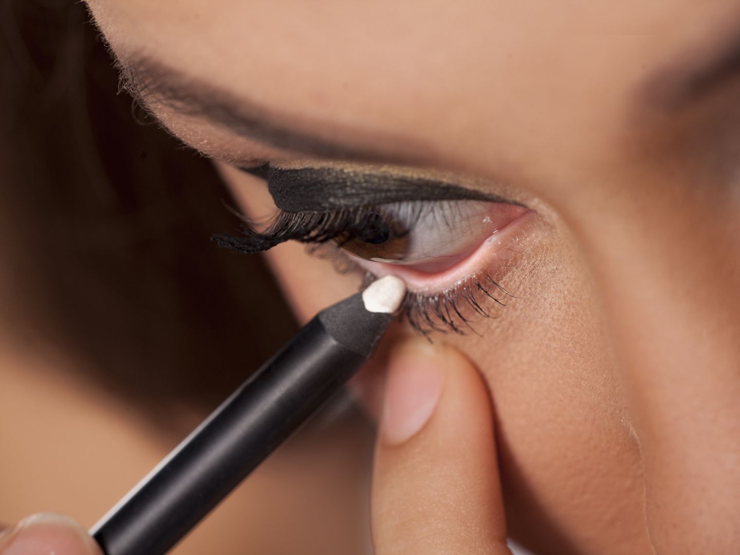 Crease, Lid & Istilah Lain Saat Makeup Mata yang Perlu Kita Ketahui! -  Semua Halaman - CewekBanget