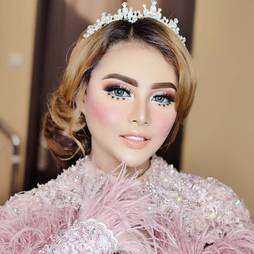 Didandanin MUA Inilah Penampilan Gaya Makeup Aurel Hermansyah Yang