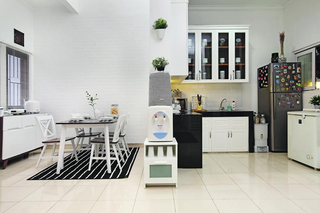 Inspirasi Desain Rumah 200 M2 Serba Monokrom Tapi Tak Monoton Inspirasi Desain Rumah 200 M2 Serba Monokrom Tapi Tak Monoton