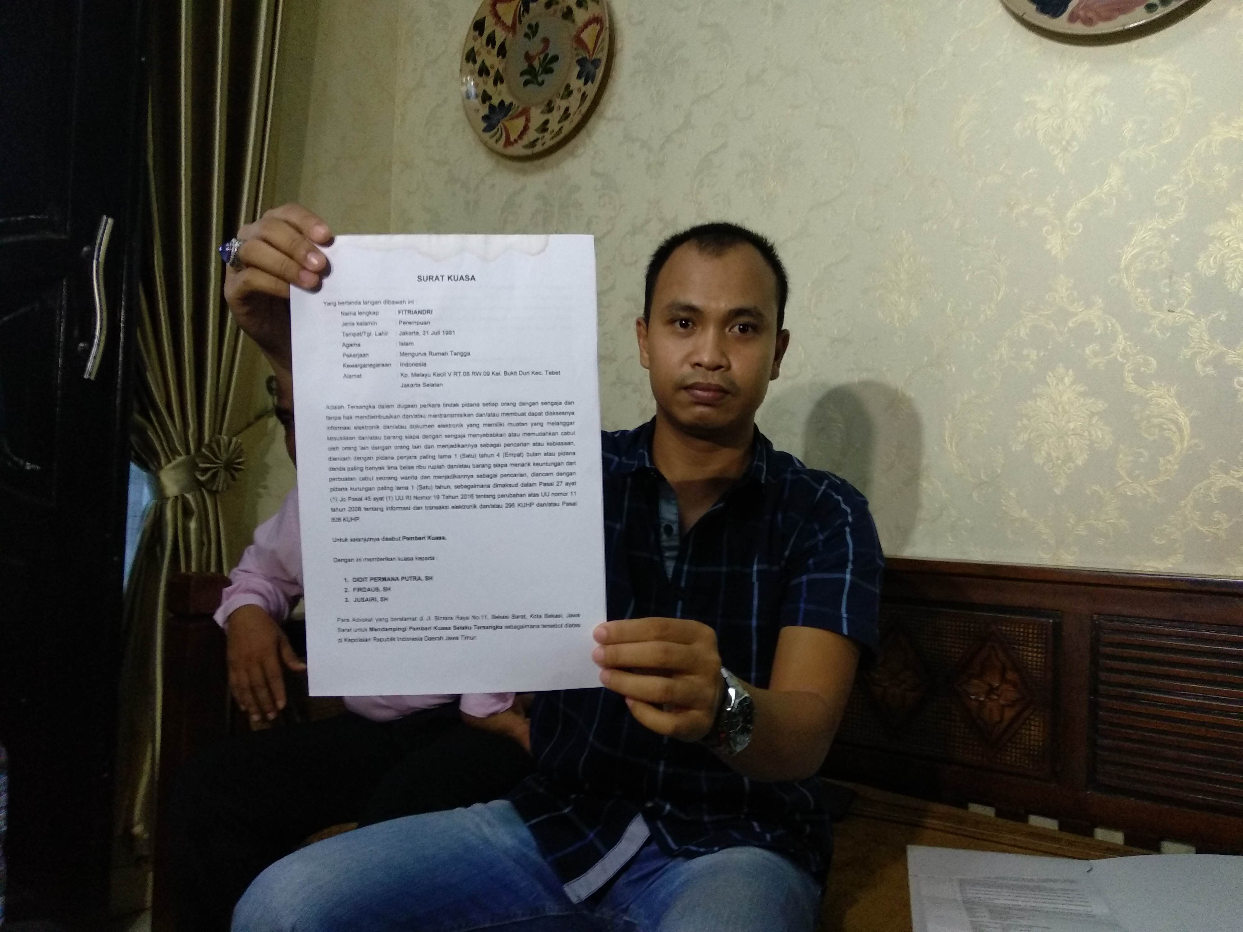 Kuasa Hukum Muncikari F Ungkap Kliennya Sempat Ingin Menyerahkan Diri Sebelum Ditahan Semua Halaman Grid ID Kuasa Hukum Muncikari F Ungkap Kliennya Sempat Ingin Menyerahkan Diri Sebelum Ditahan Semua Halaman Grid ID