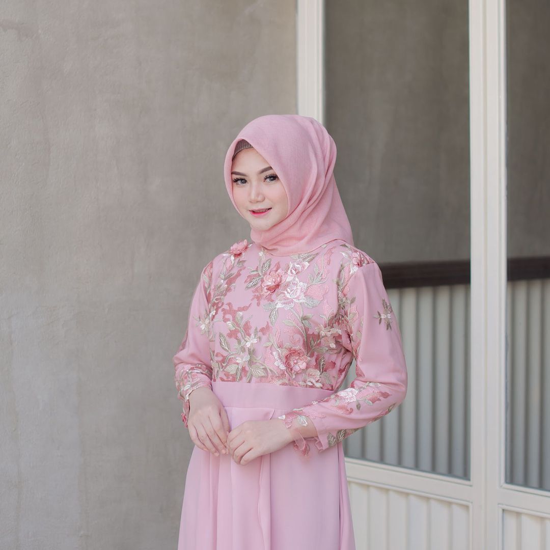 8 Dress Pink Untuk Kondangan Yang Manis Ayu Ala Selebgram