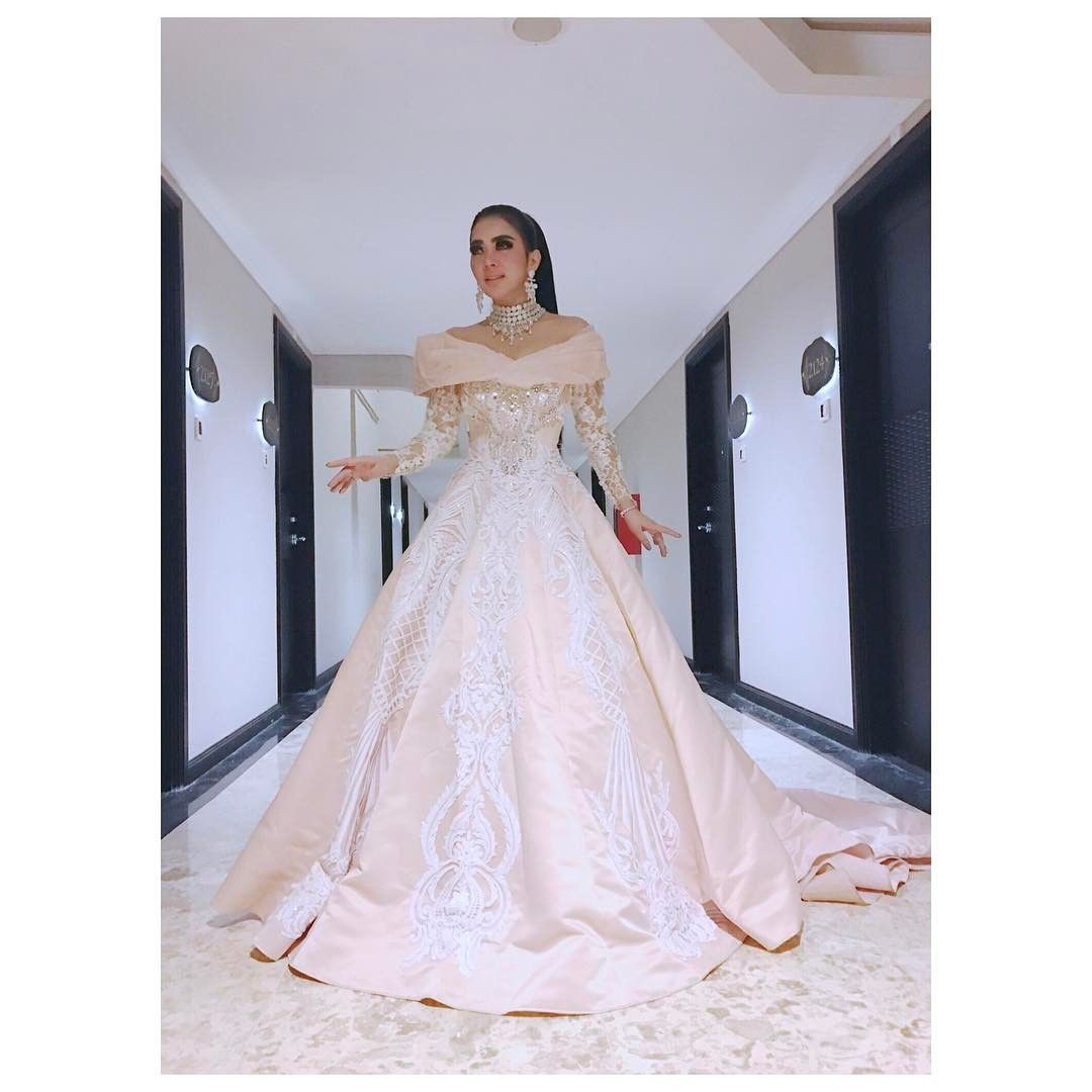 Bak Pengantin Di Hari Pernikahan Intip Foto Syahrini Dengan Gaun