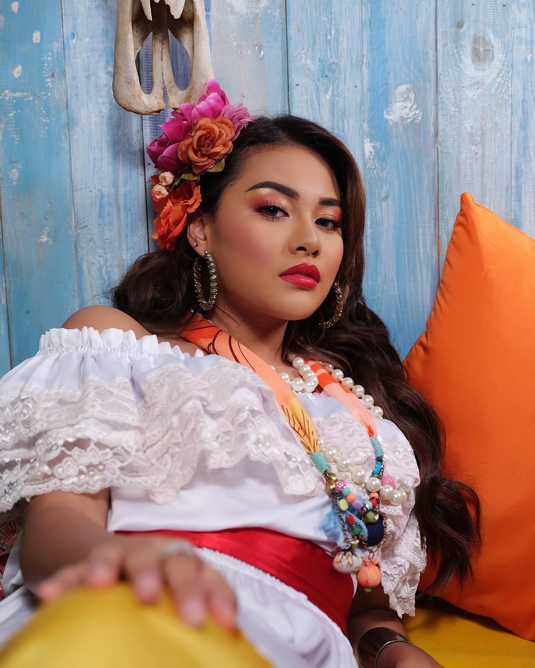 Tampilan Terbaru Aurel Hermansyah Dengan Hawaii Makeup Look