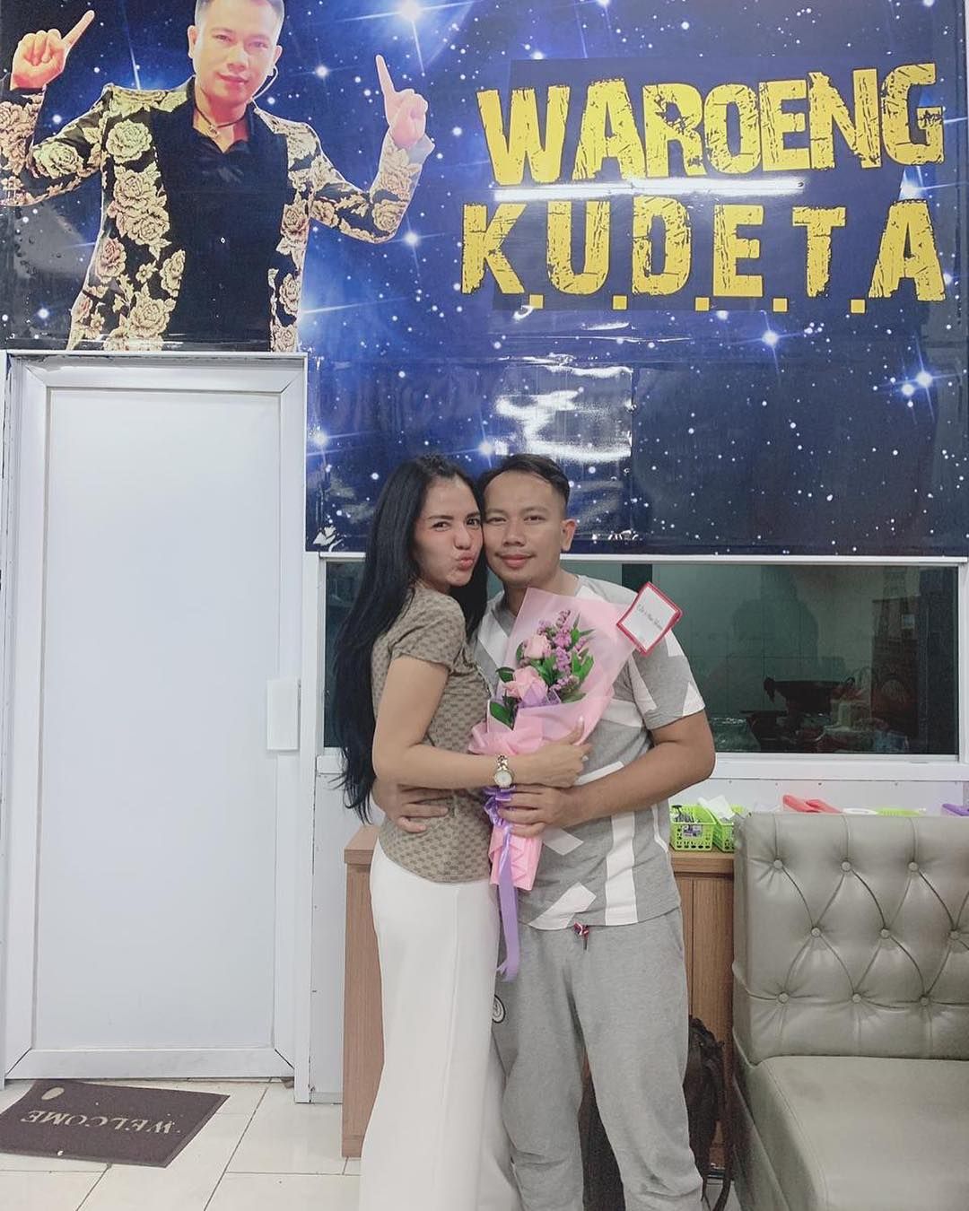 Sudah Pamer Pelukan Mesra Dengan Pacar Baru Vicky Prasetyo Ternyata