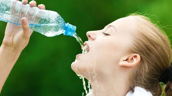 Waspada, Sering Merasa Haus Ternyata Bukan Karena Dehidrasi Tapi 4