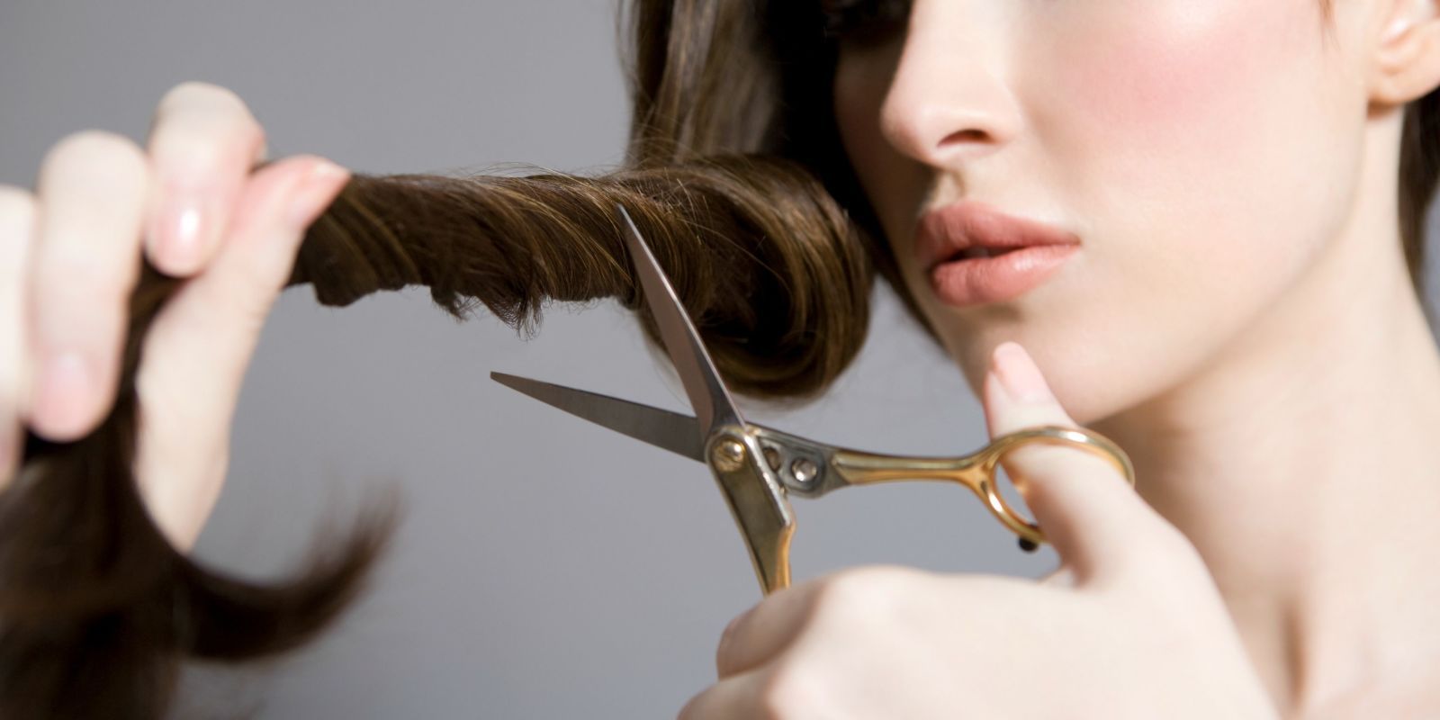 Selain Potong Rambut, Ini 4 Cara Lain Usir Nasib Sial. Sudah Coba? - Semua Halaman - Cewekbanget