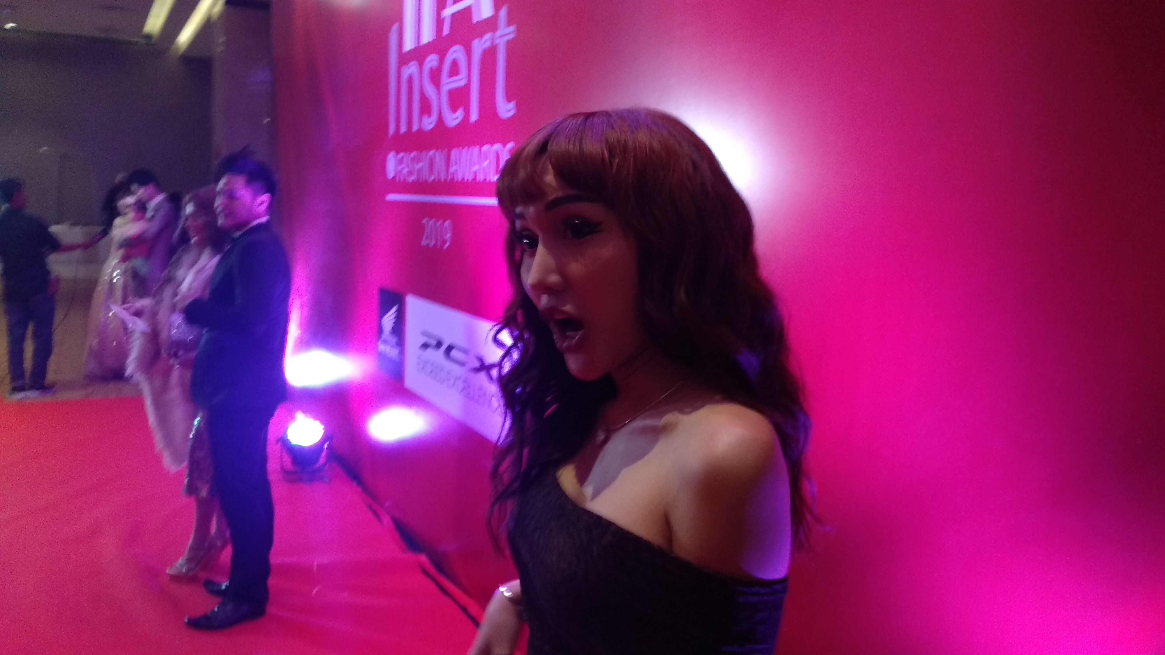 Mengaku Menangis di Hari Pernikahannya Lucinta Luna Nanti Ada Trailernya Kok Semua Halaman Grid ID
