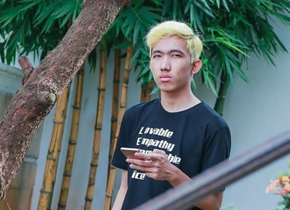 Gambar Gaya Rambut Pria Berwarna gaya selfie kekinian Gambar Gaya Rambut Pria Berwarna gaya selfie kekinian
