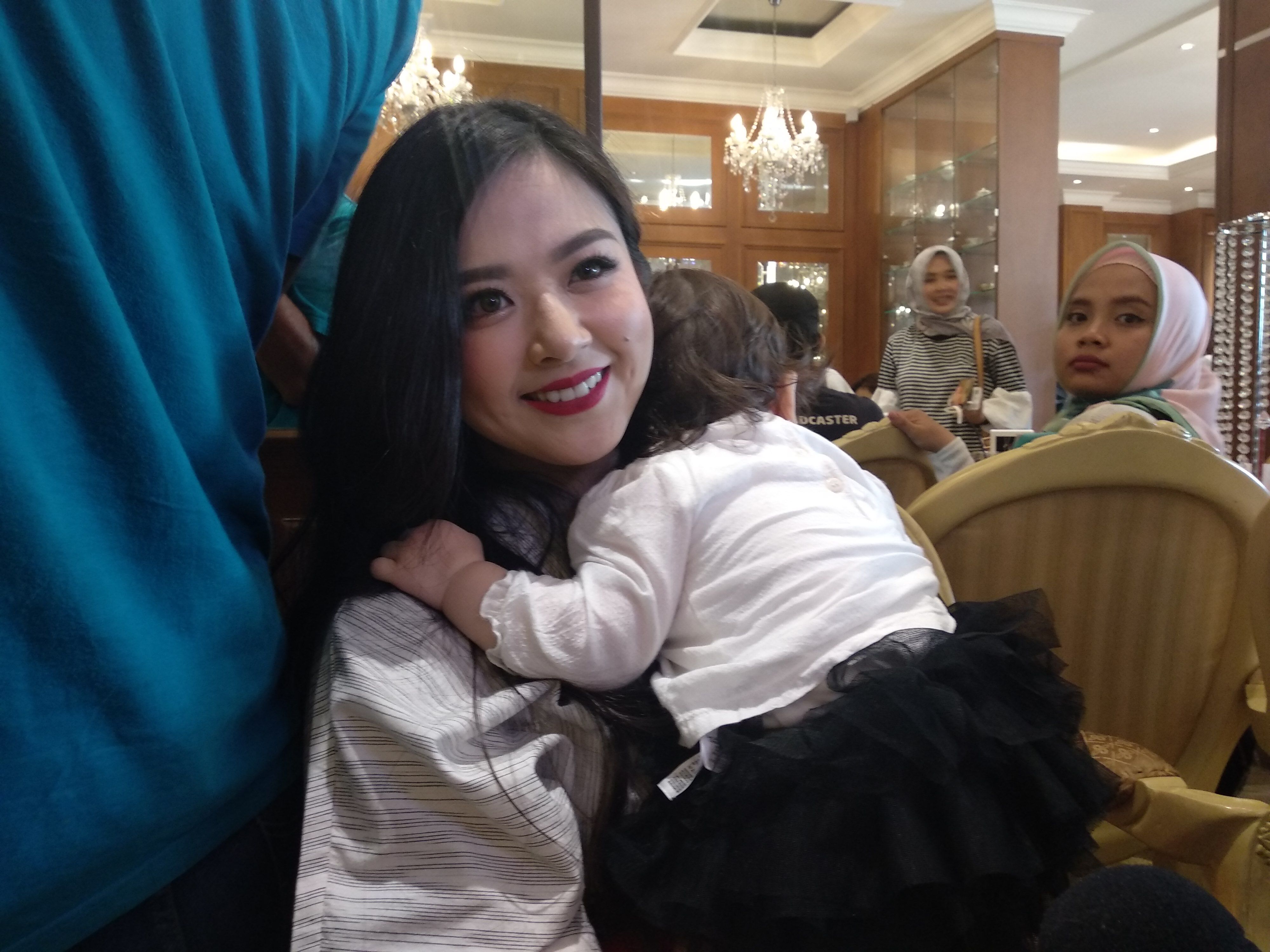 Jadi Ibu Baru Franda Ceritakan Tumbuh Kembang Anak Semua Halaman Grid ID