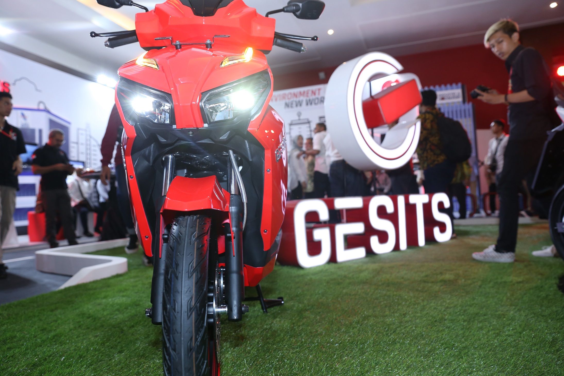 Motor listrik Gesits di gelaran IIMS 2019
