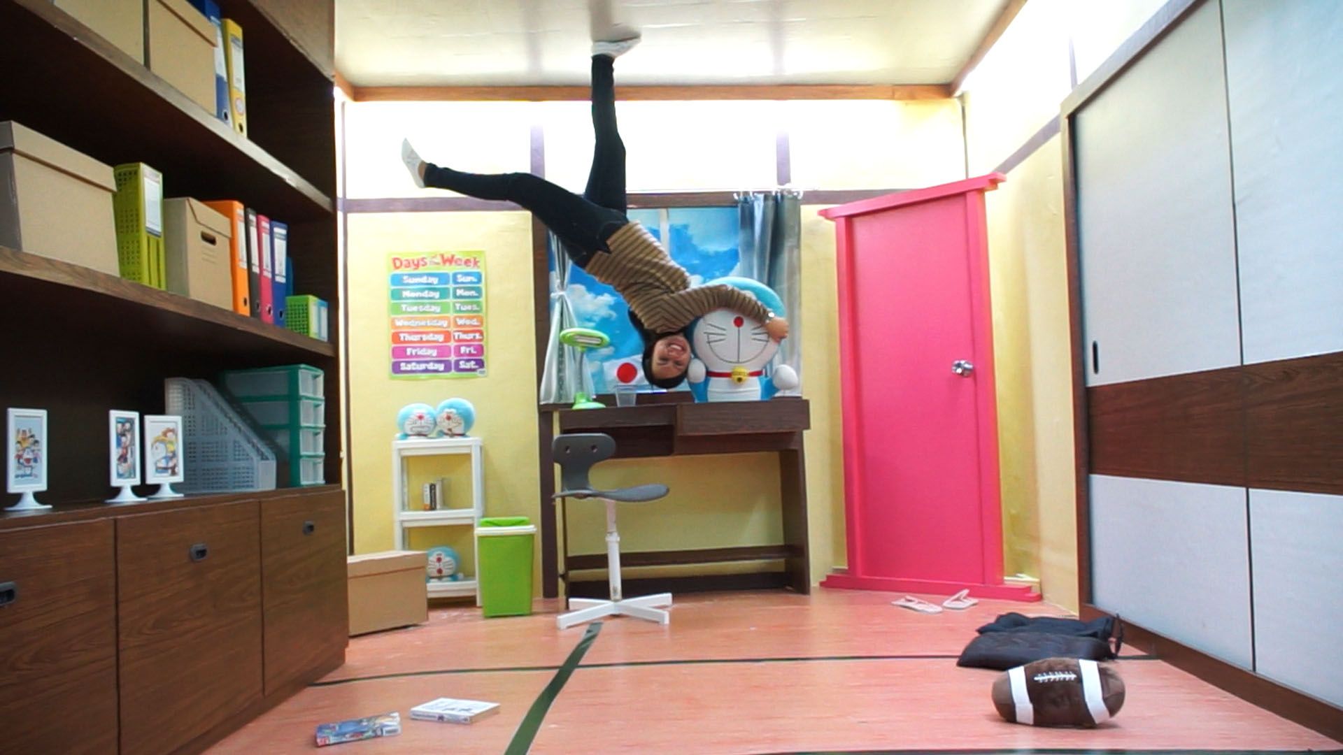 Liburan Beda di Upside Down World Bandung Serunya Sensasi Foto di Ruangan Terbalik Semua Halaman Nakita ID