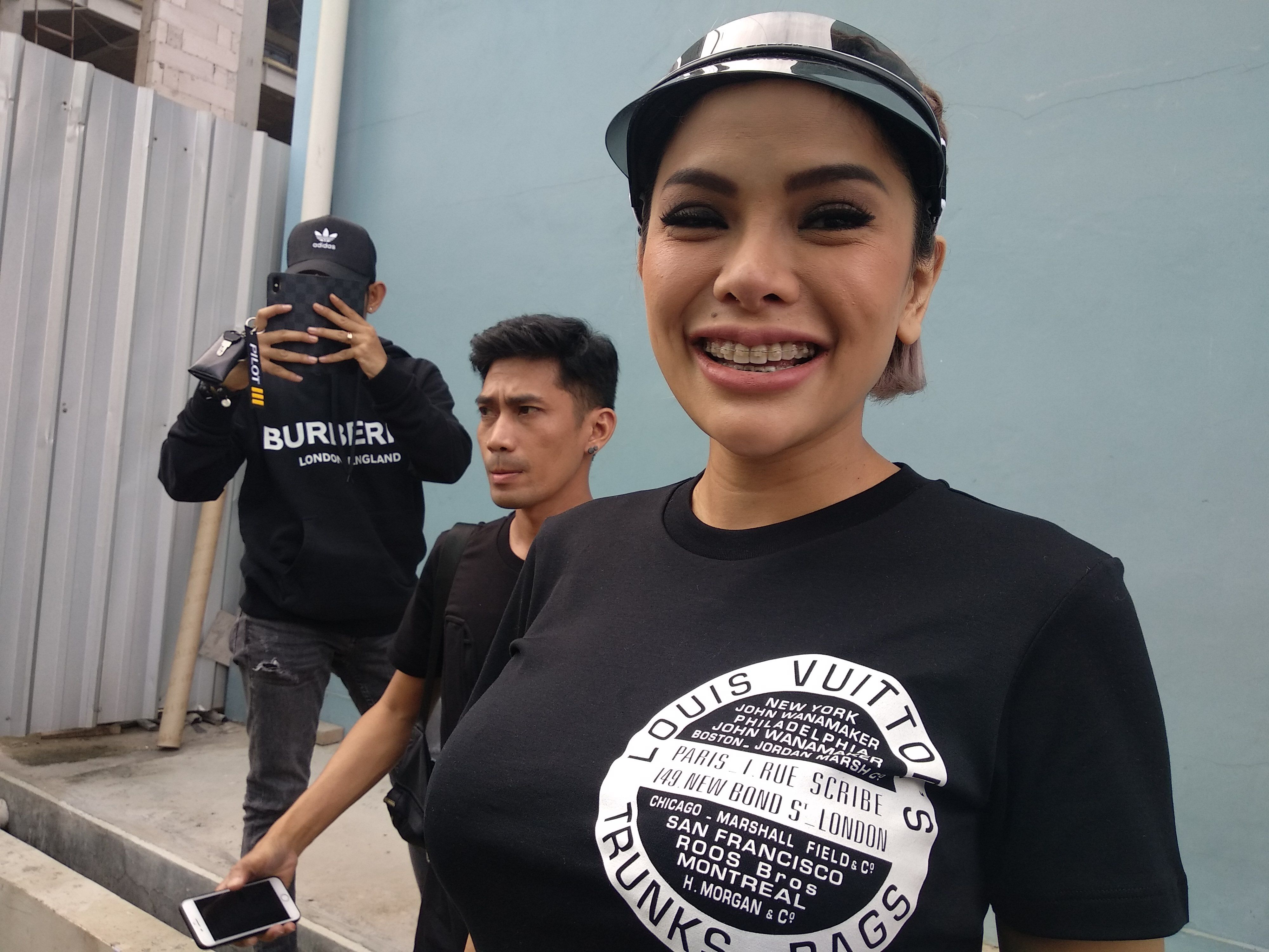 Berita Arkana Mawardi Terbaru Hari Ini Nikita Mirzani Bersyukur Anak Ketiganya yang Lahir Prematur Kini Sudah Bisa Cicipi ASI