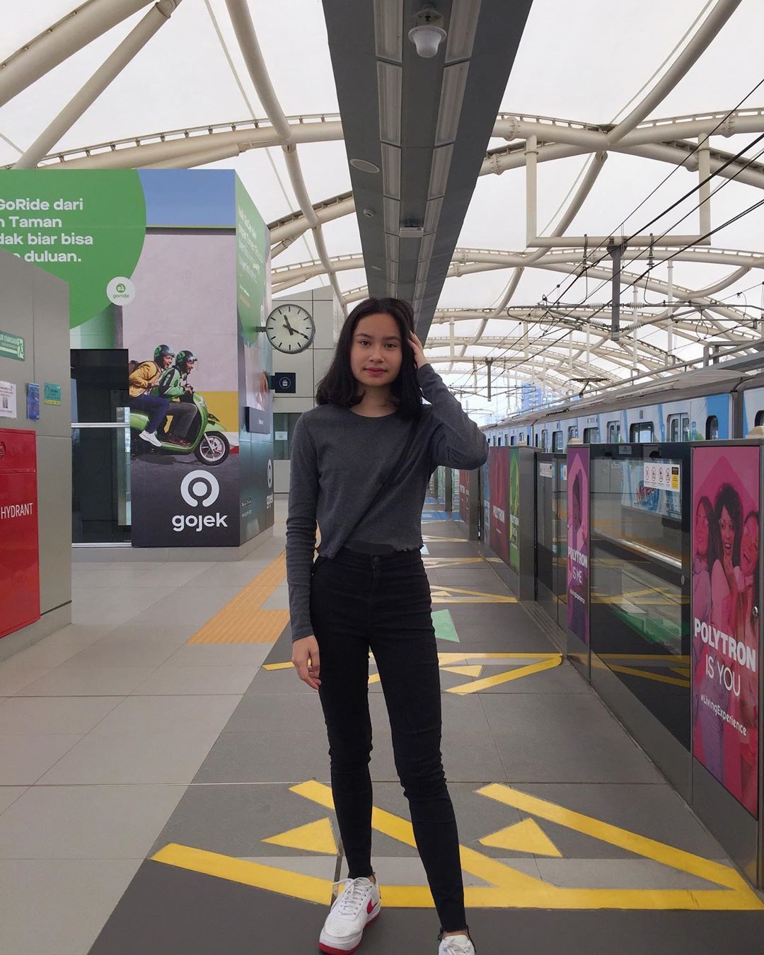 zaneta lejskova adult.