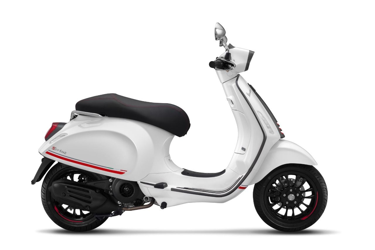 Vespa 946 Emporio Armani dan RED, Edisi Spesial, Harga Fenomenal