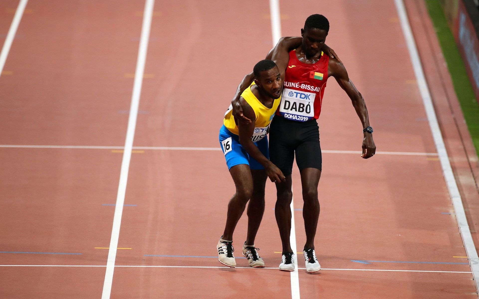 Atlet Kejuaraan Dunia Atletik Ini Rela Tak Juara Demi Papah Rivalnya Semua Halaman Sportfeat Com