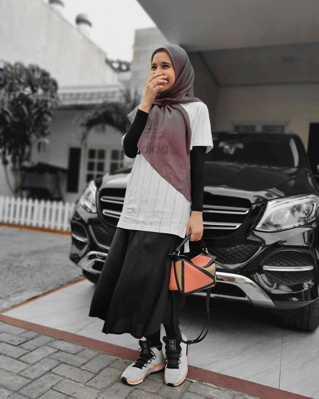 Tren Hijab 2021 Tampilan Sporty Simple Semakin Diminati Hijabers Semua Halaman Stylo