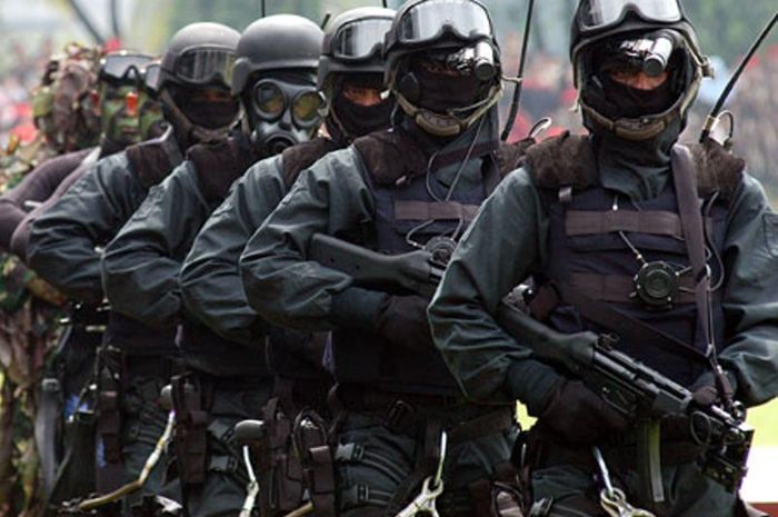 Singkirkan Kopassus Dari Daftar Pasukan Khusus Terbaik Di Dunia Lrr Filipina Pernah Berdandan Bak Rombongan Pengantin Demi Ringkus Target Tingkat Tinggi Satu Orang Pura Pura Hamil Demi Sembunyikan Senapan Semua Halaman<script async src=