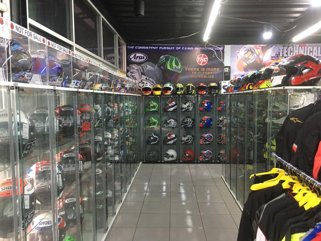 Toko helm sale shoei