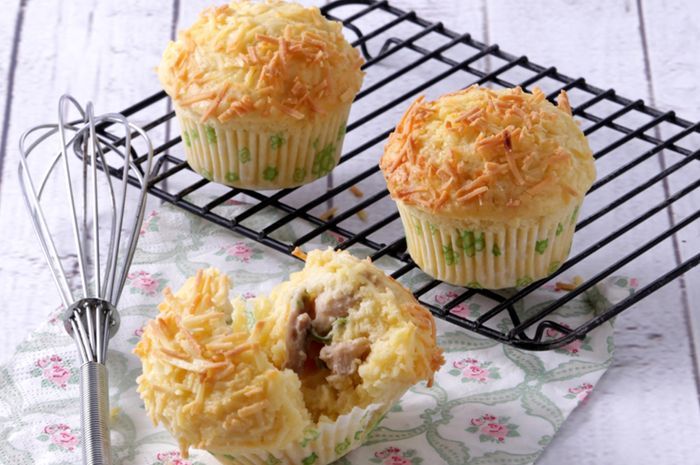 Muffin kentang yang lembut dan keemasan, siap dinikmati sebagai kudapan lezat