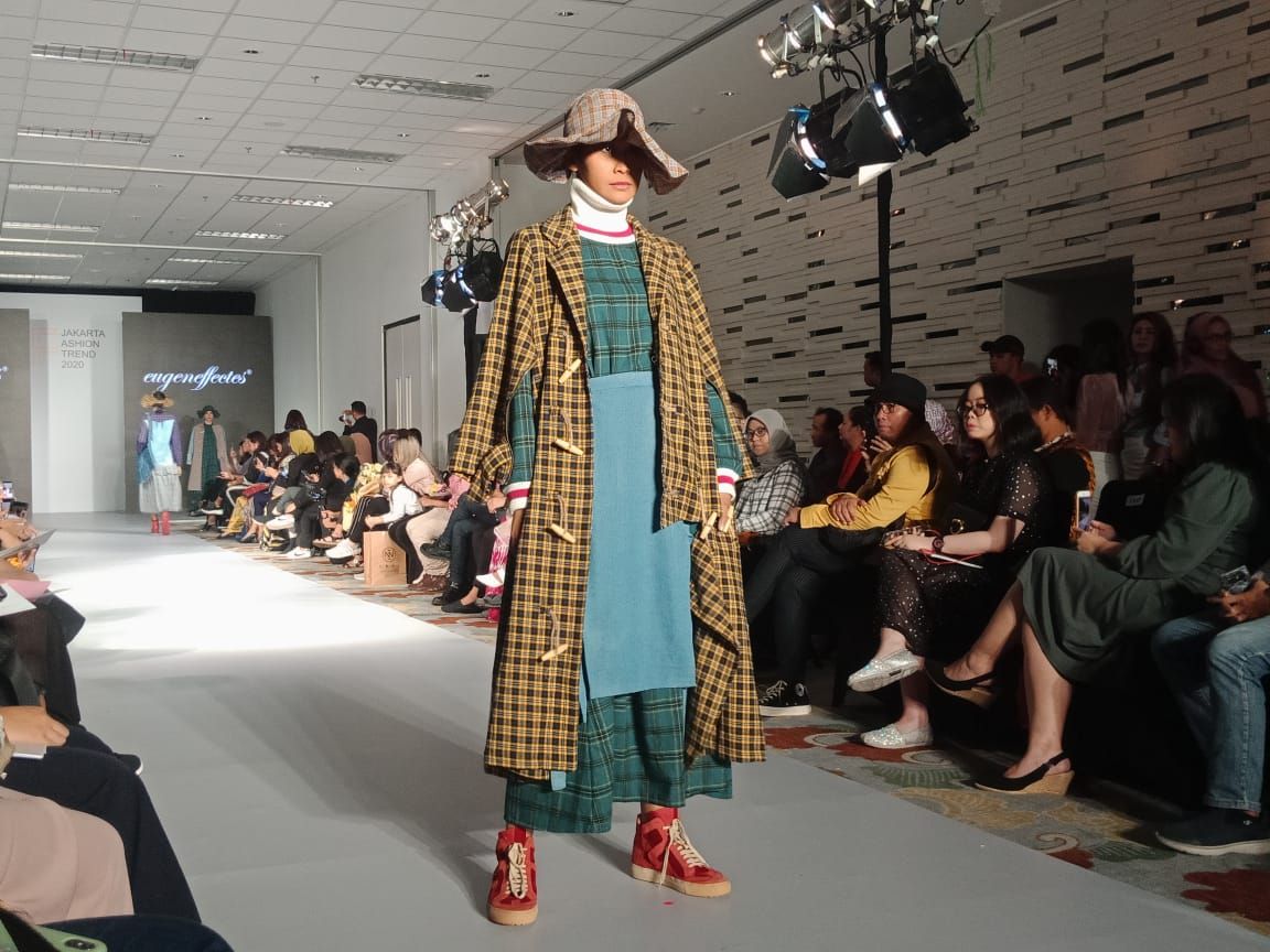 Opulent Elegance: Embracing Glamorous Trend Fashion